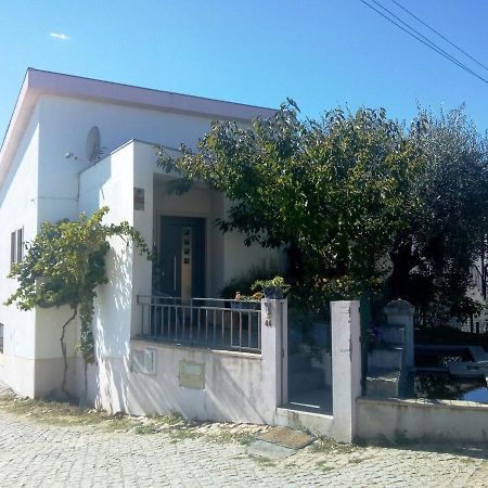 Апартаменты Casa Da Oliveira Milhao Экстерьер фото
